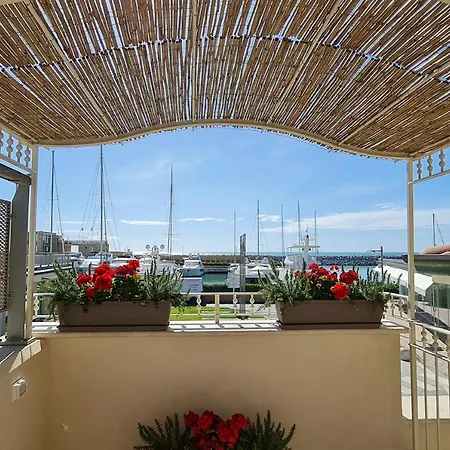 Livia Aparthotel *
