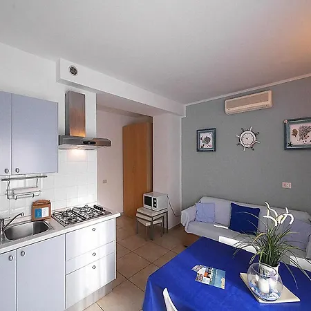 Livia شقة فندقية 4*