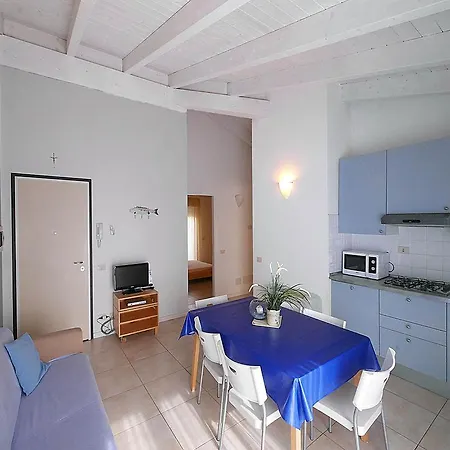 Livia شقة فندقية 4*