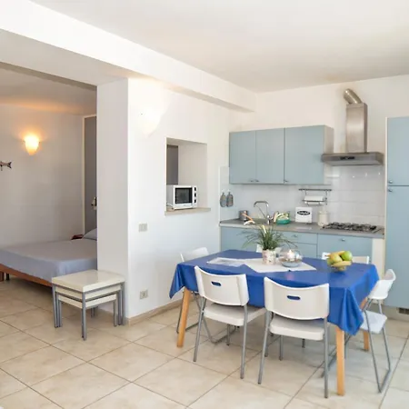 Livia شقة فندقية 4*